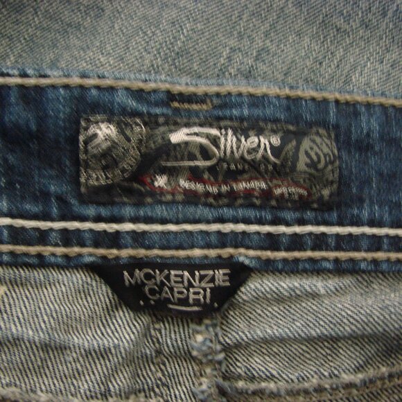 Silver Jeans McKenzie Crop Capri Light Wash 7.5" Rise Stretch Size 26 - Picture 3 of 13